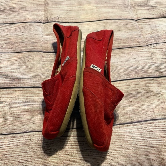 Solid Red Toms Slip On Alpargata Sneakers, Size Women’s 6 - Picture 5 of 7